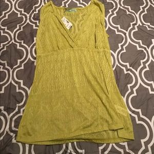Maurice’s size M lime green top